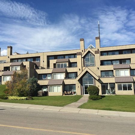 Olympic Suites YYC Екстериор снимка