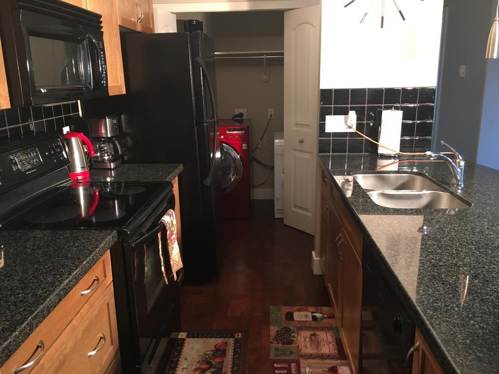 Olympic Suites YYC Екстериор снимка
