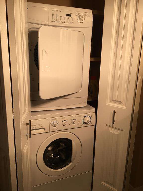 Olympic Suites YYC Екстериор снимка