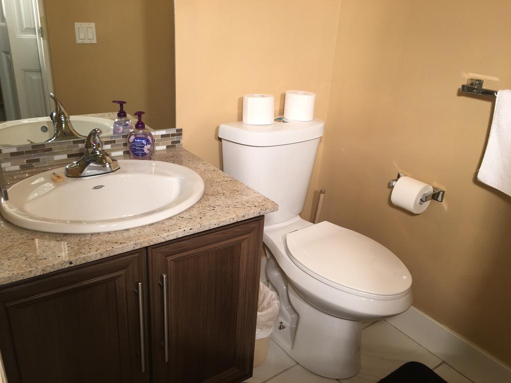 Olympic Suites YYC Екстериор снимка