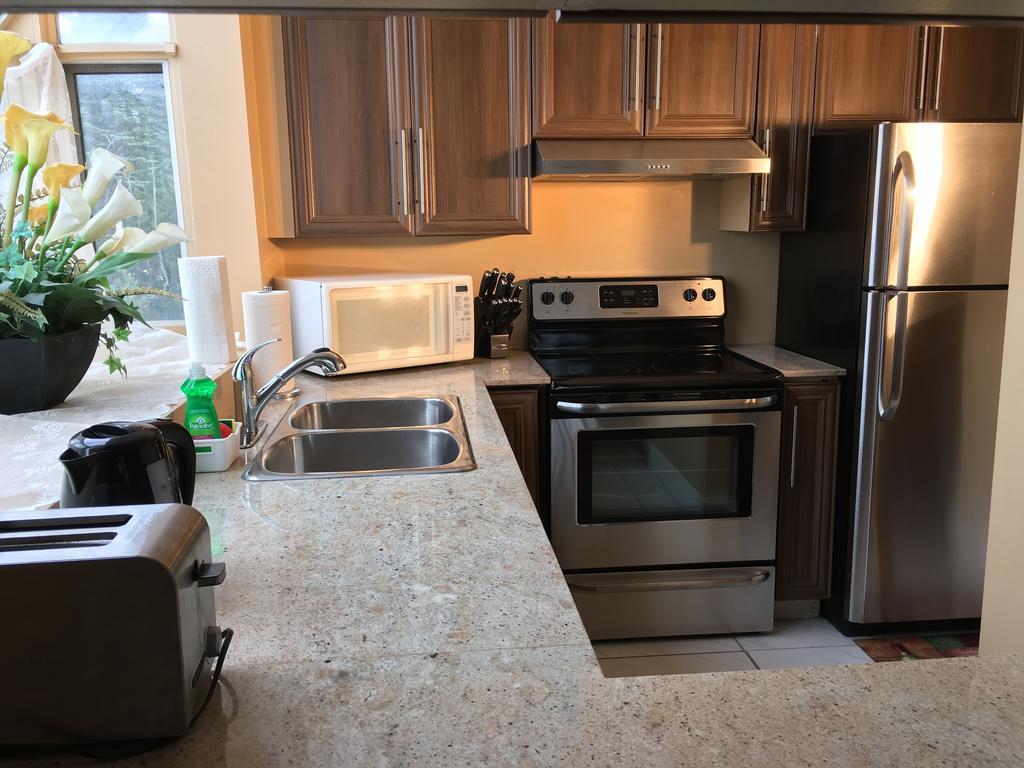 Olympic Suites YYC Екстериор снимка