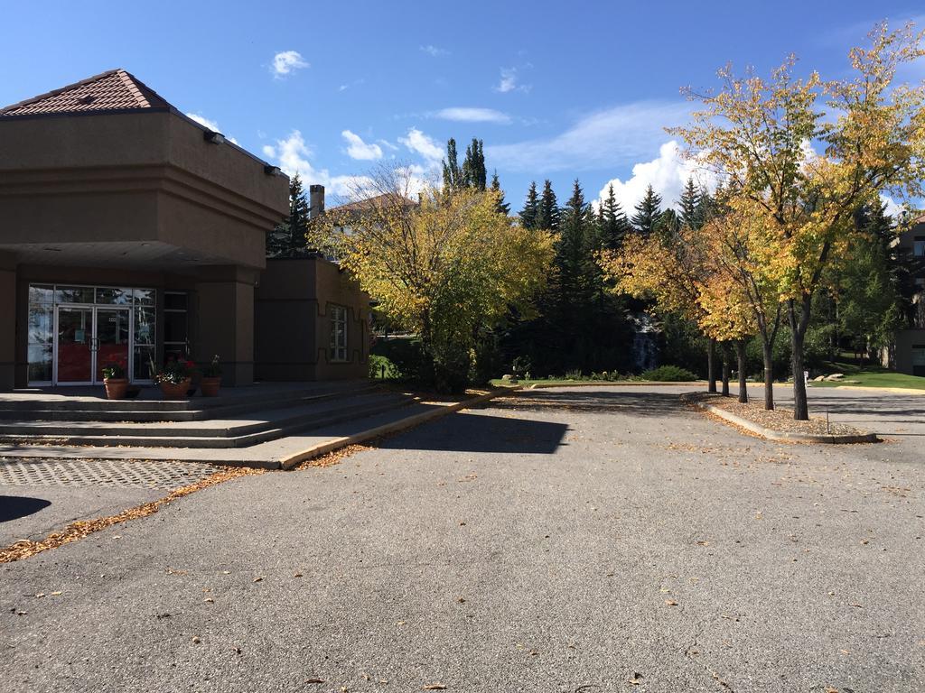 Olympic Suites YYC Екстериор снимка