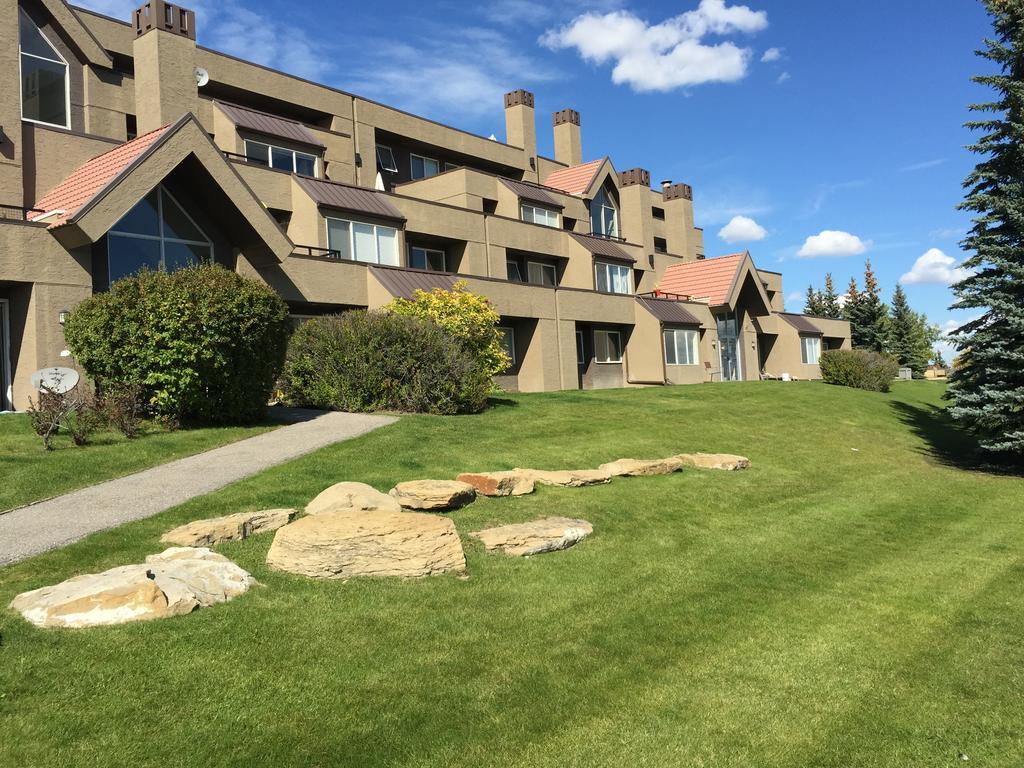 Olympic Suites YYC Екстериор снимка