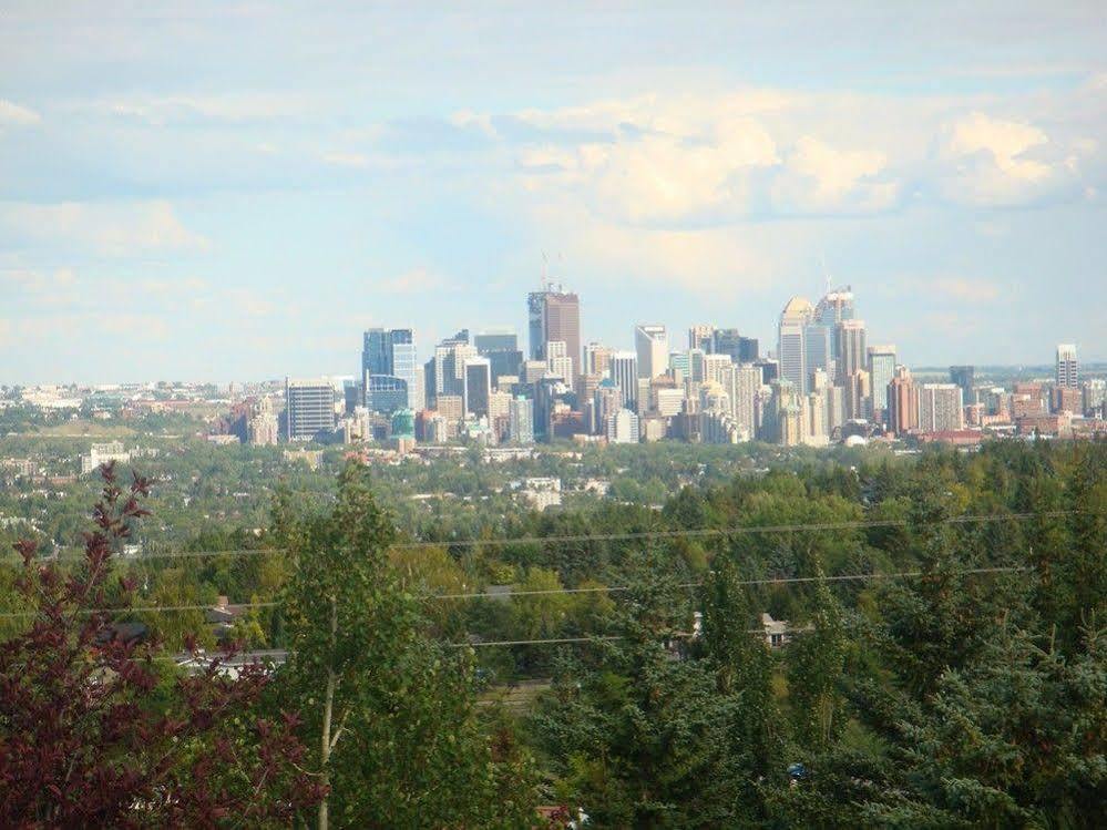 Olympic Suites YYC Екстериор снимка