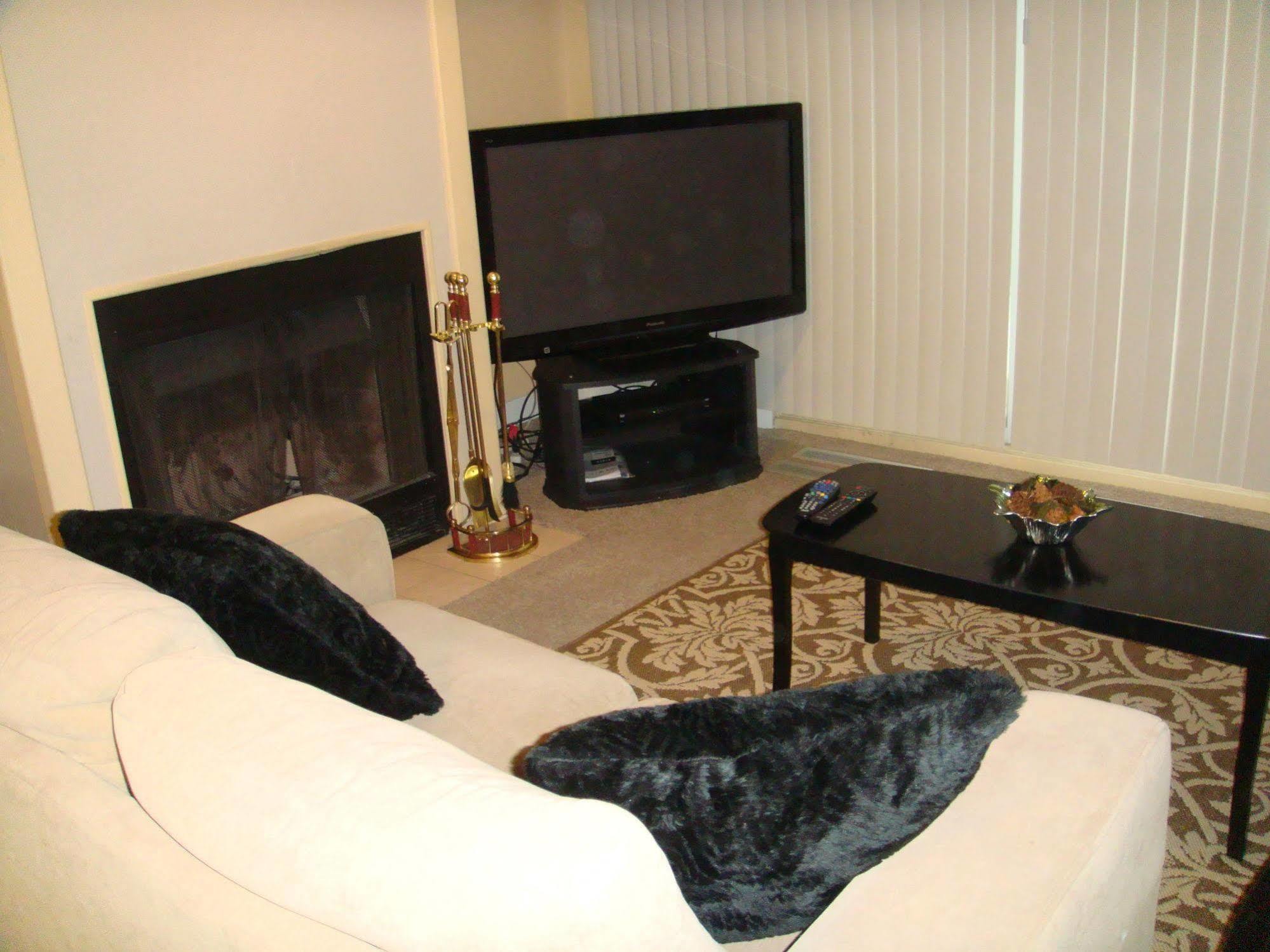 Olympic Suites YYC Екстериор снимка