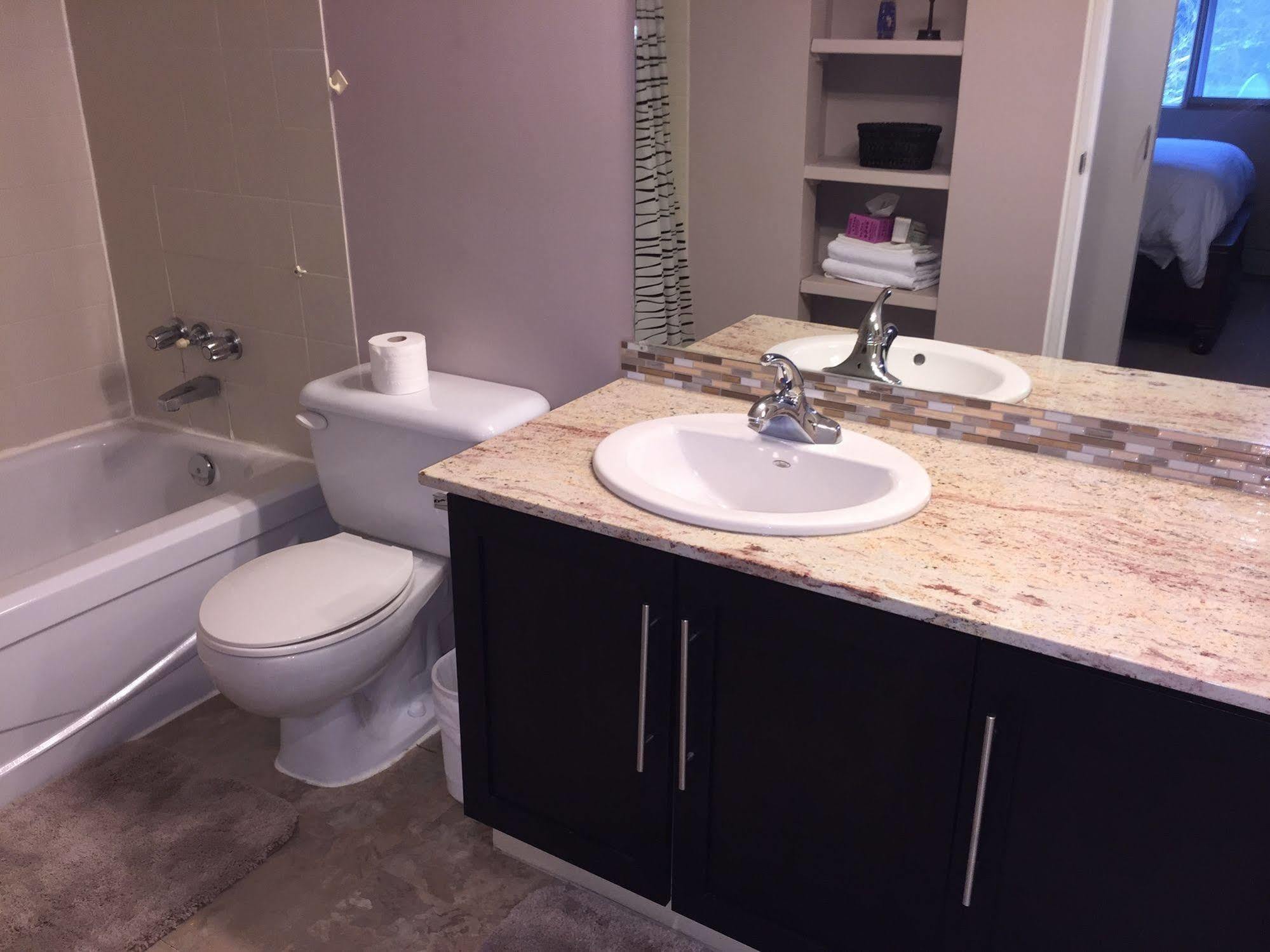 Olympic Suites YYC Екстериор снимка