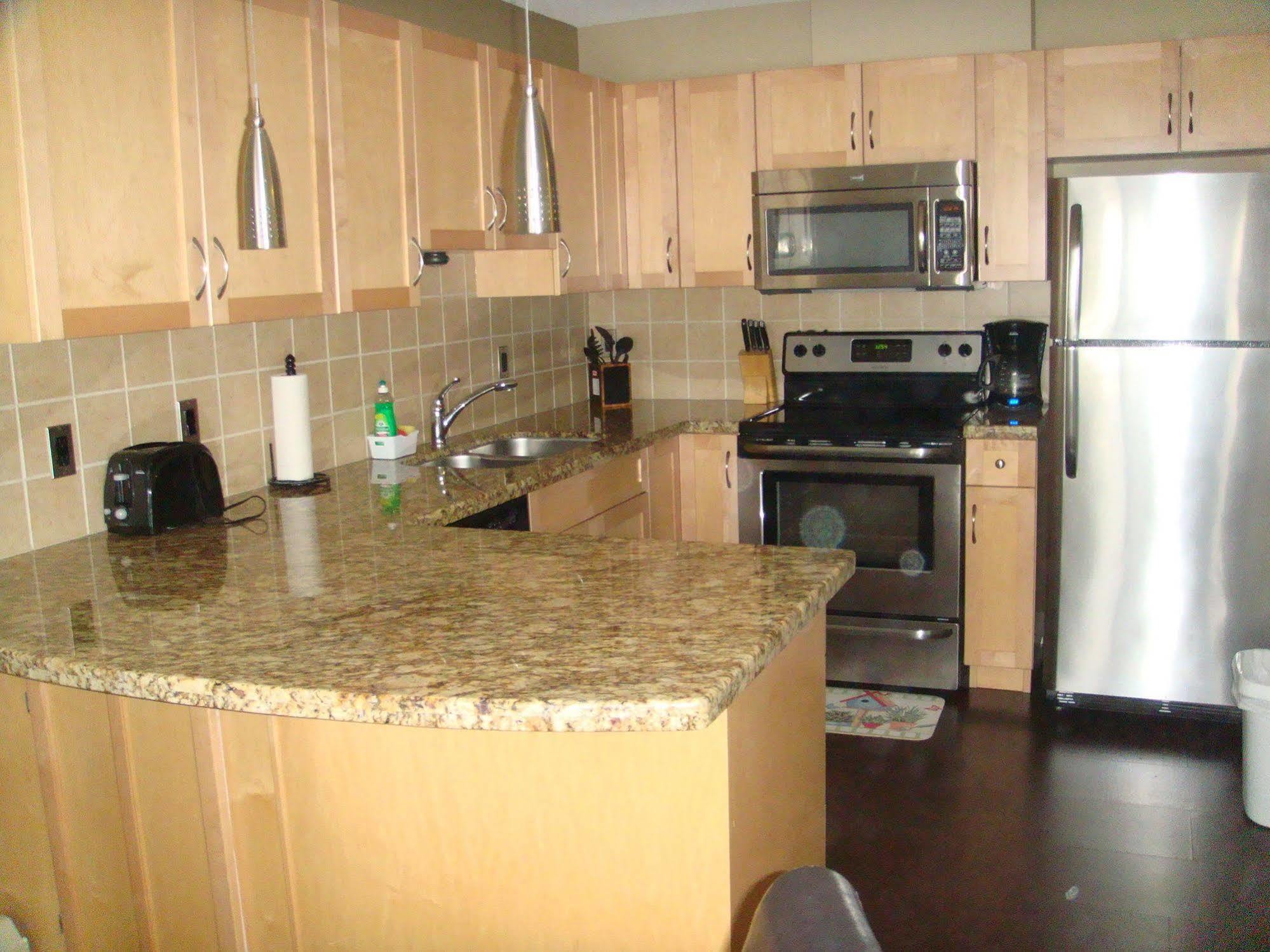 Olympic Suites YYC Екстериор снимка
