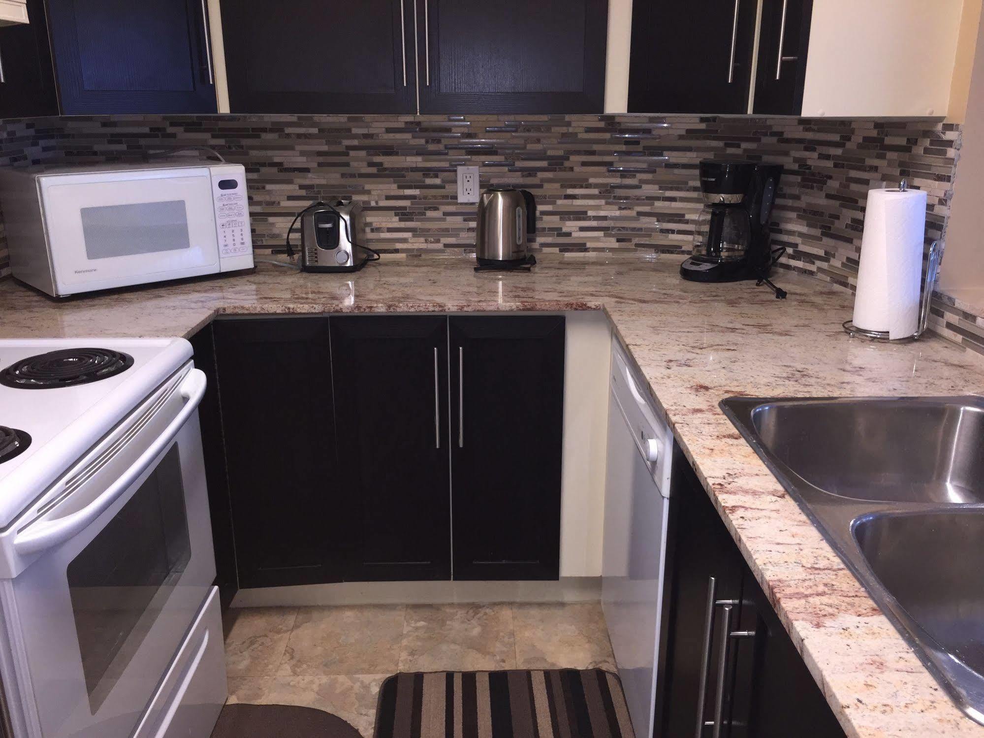 Olympic Suites YYC Екстериор снимка